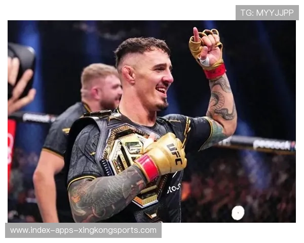 UFC 教练怒踢凳子