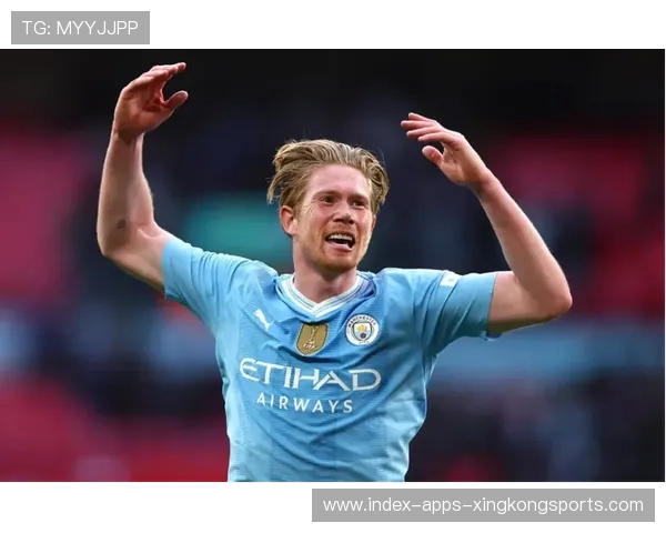 德布劳内脚弓精准转移打穿整条边路，曼城组织如画